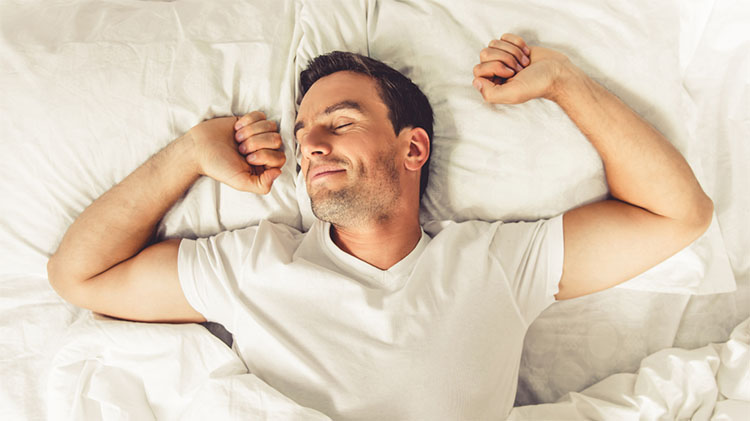 實施健康的睡眠習慣和生活方式改變
