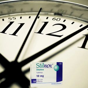 使蒂諾斯Stilnox藥效時間：如何使用、影響因素與可能後果